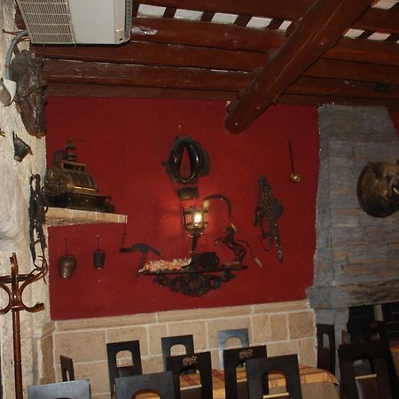 Hostal Restaurante La Diligencia Кунит Екстериор снимка