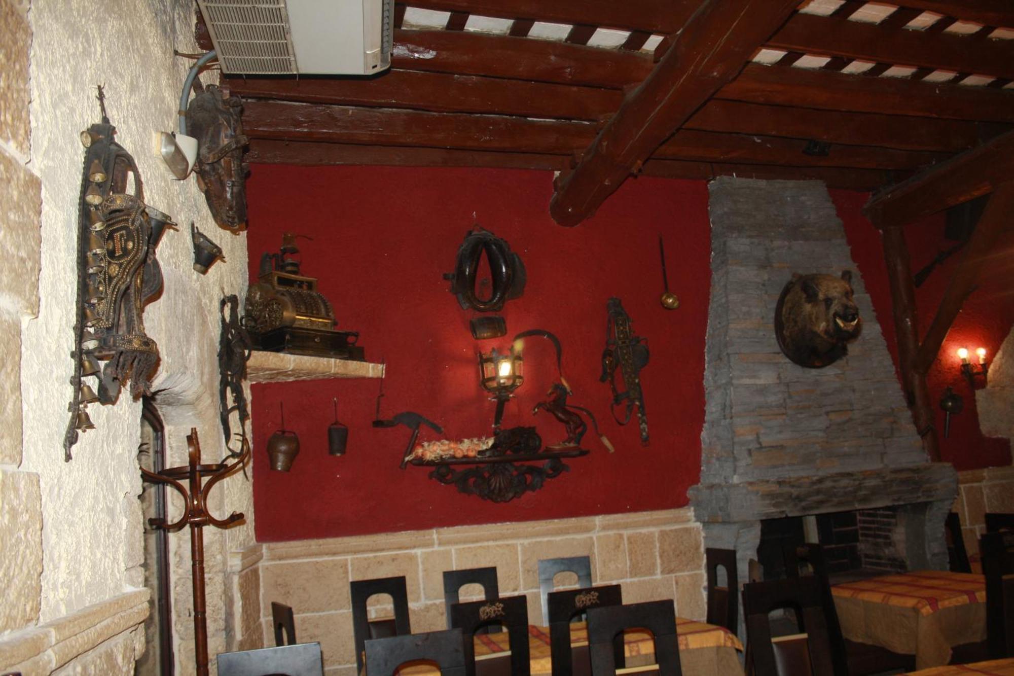 Hostal Restaurante La Diligencia Кунит Екстериор снимка