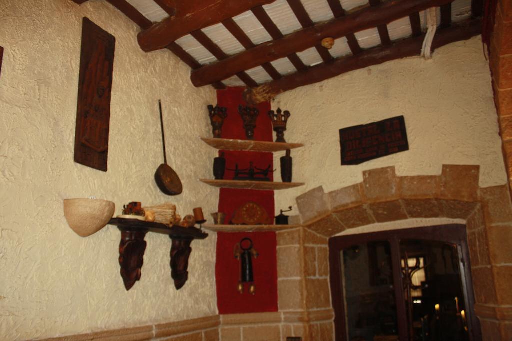 Hostal Restaurante La Diligencia Кунит Екстериор снимка