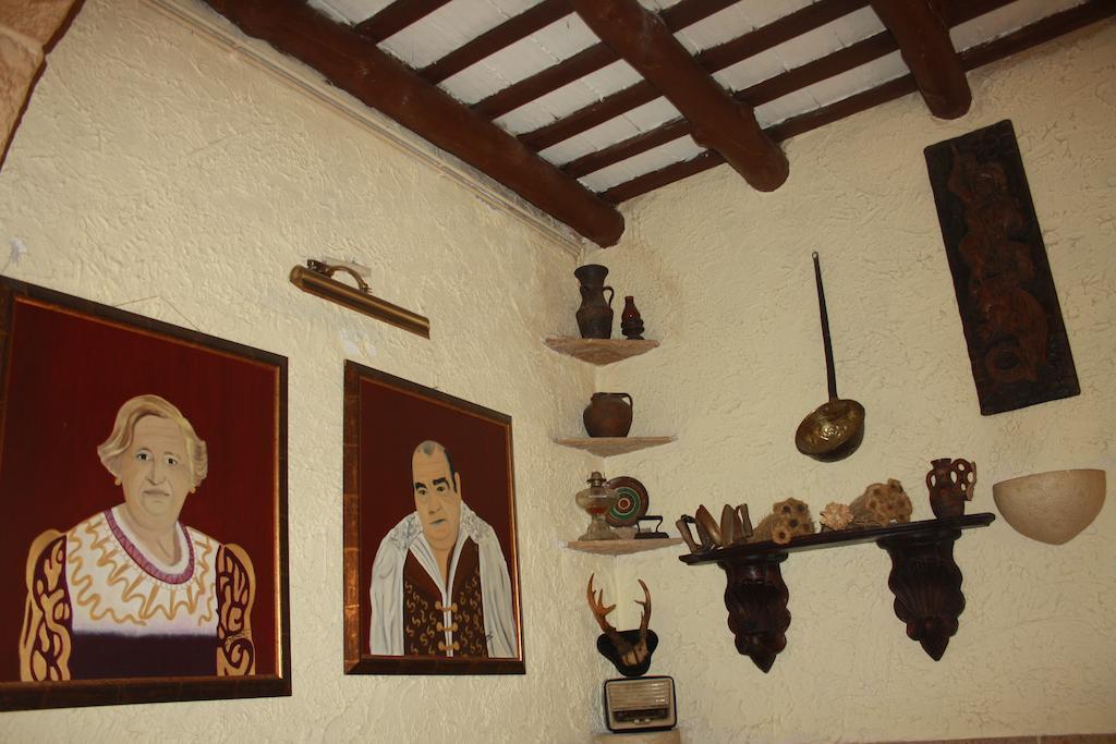 Hostal Restaurante La Diligencia Кунит Екстериор снимка