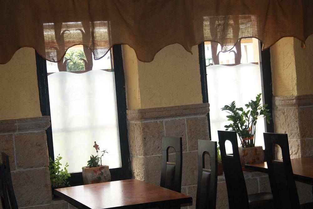 Hostal Restaurante La Diligencia Кунит Екстериор снимка