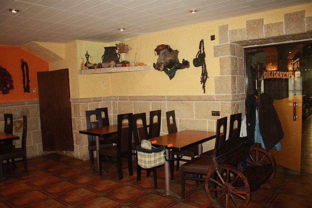 Hostal Restaurante La Diligencia Кунит Екстериор снимка