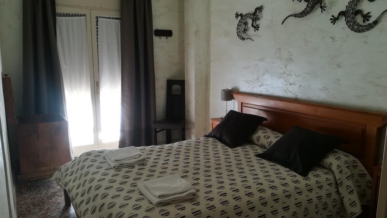 Hostal Restaurante La Diligencia Кунит Екстериор снимка