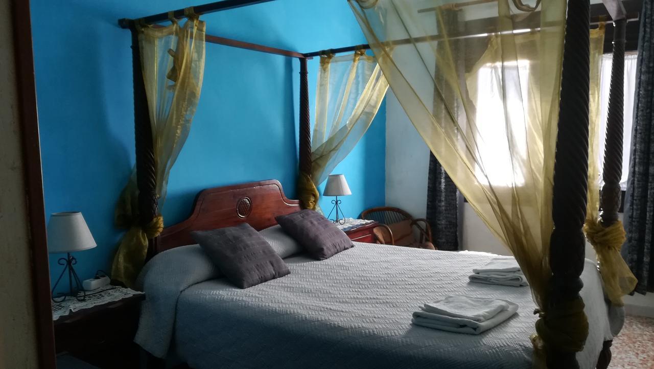 Hostal Restaurante La Diligencia Кунит Екстериор снимка