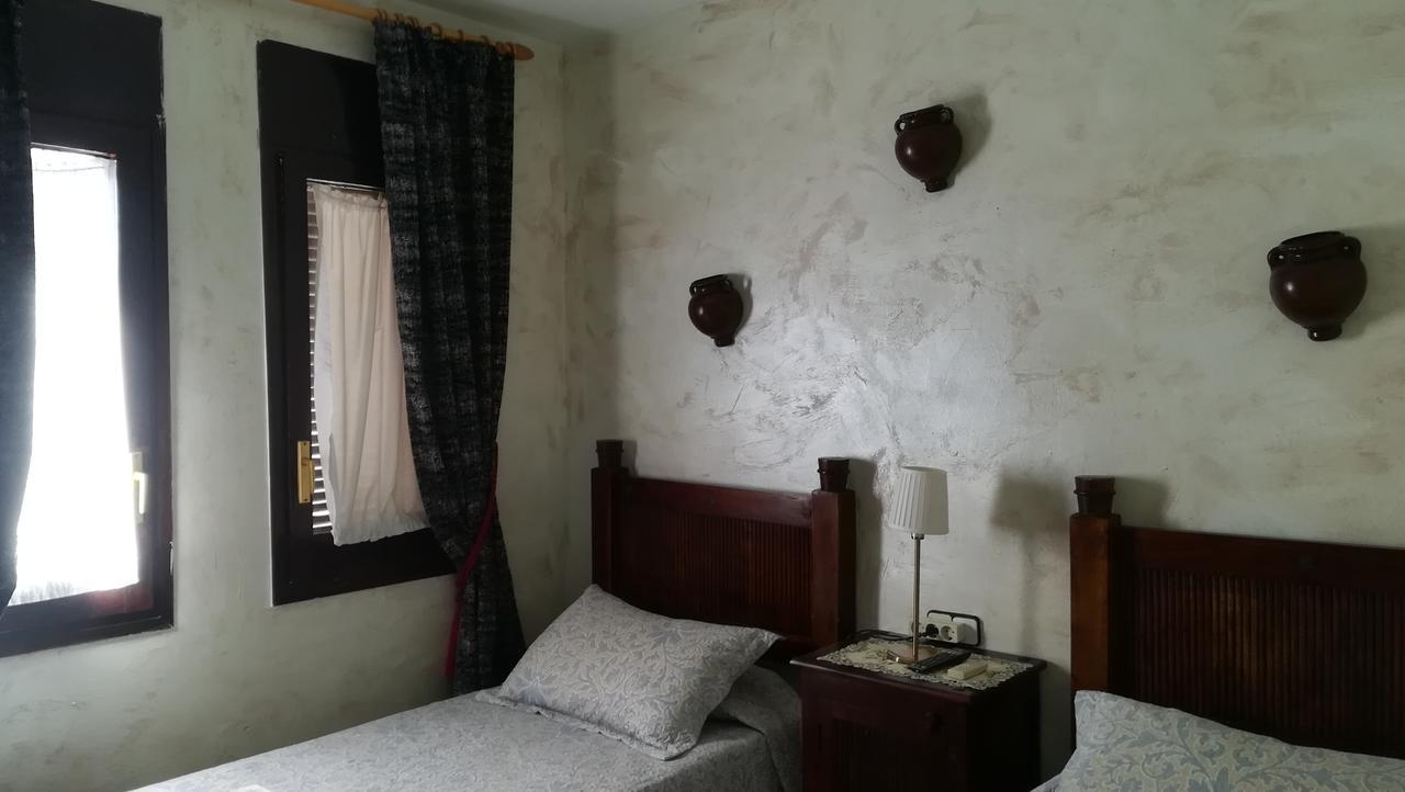Hostal Restaurante La Diligencia Кунит Екстериор снимка