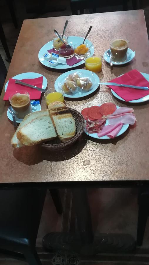 Hostal Restaurante La Diligencia Кунит Екстериор снимка