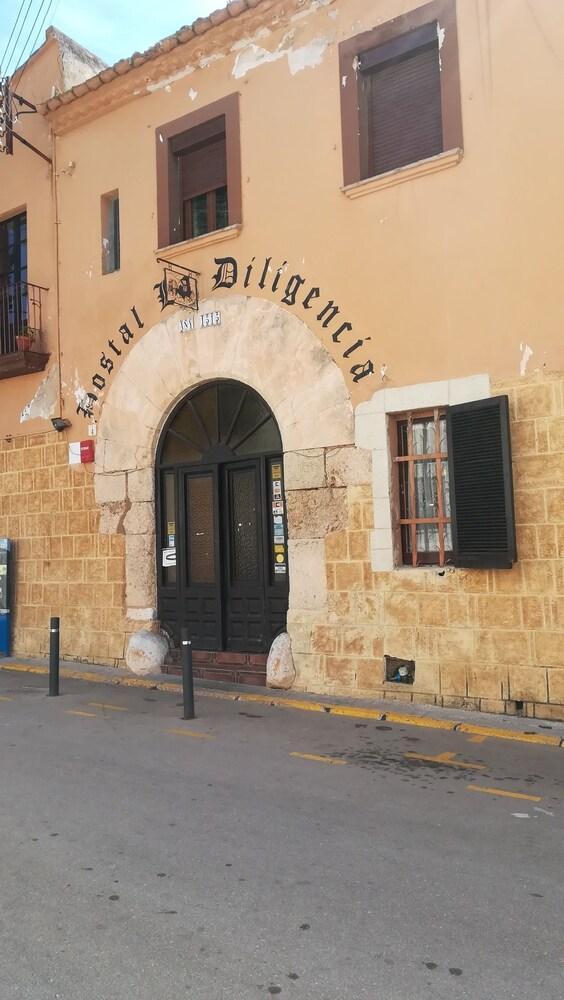 Hostal Restaurante La Diligencia Кунит Екстериор снимка